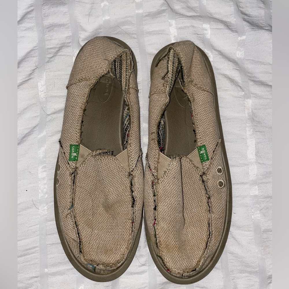 Sanuk gently worn